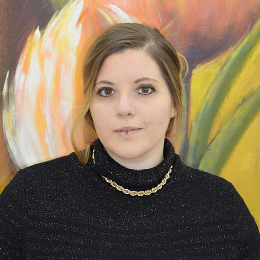 Profilfoto Petra Hirzer mit Link zur persönlichen Webseite