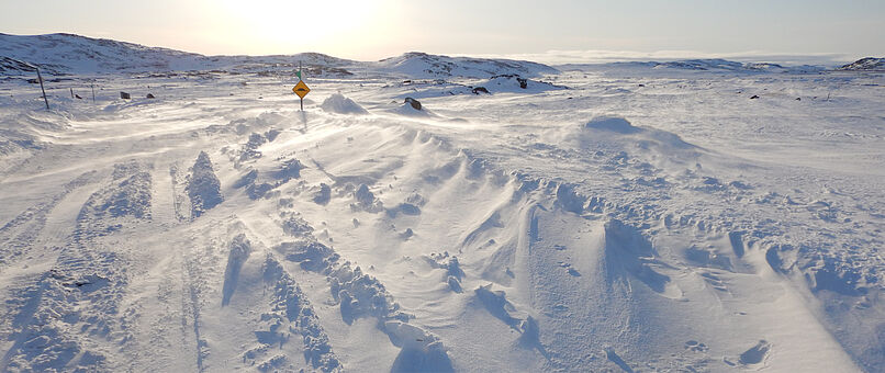 Feldforschungsfoto aus Iqaluit, Kanada mit Link zu Forschungsbildern